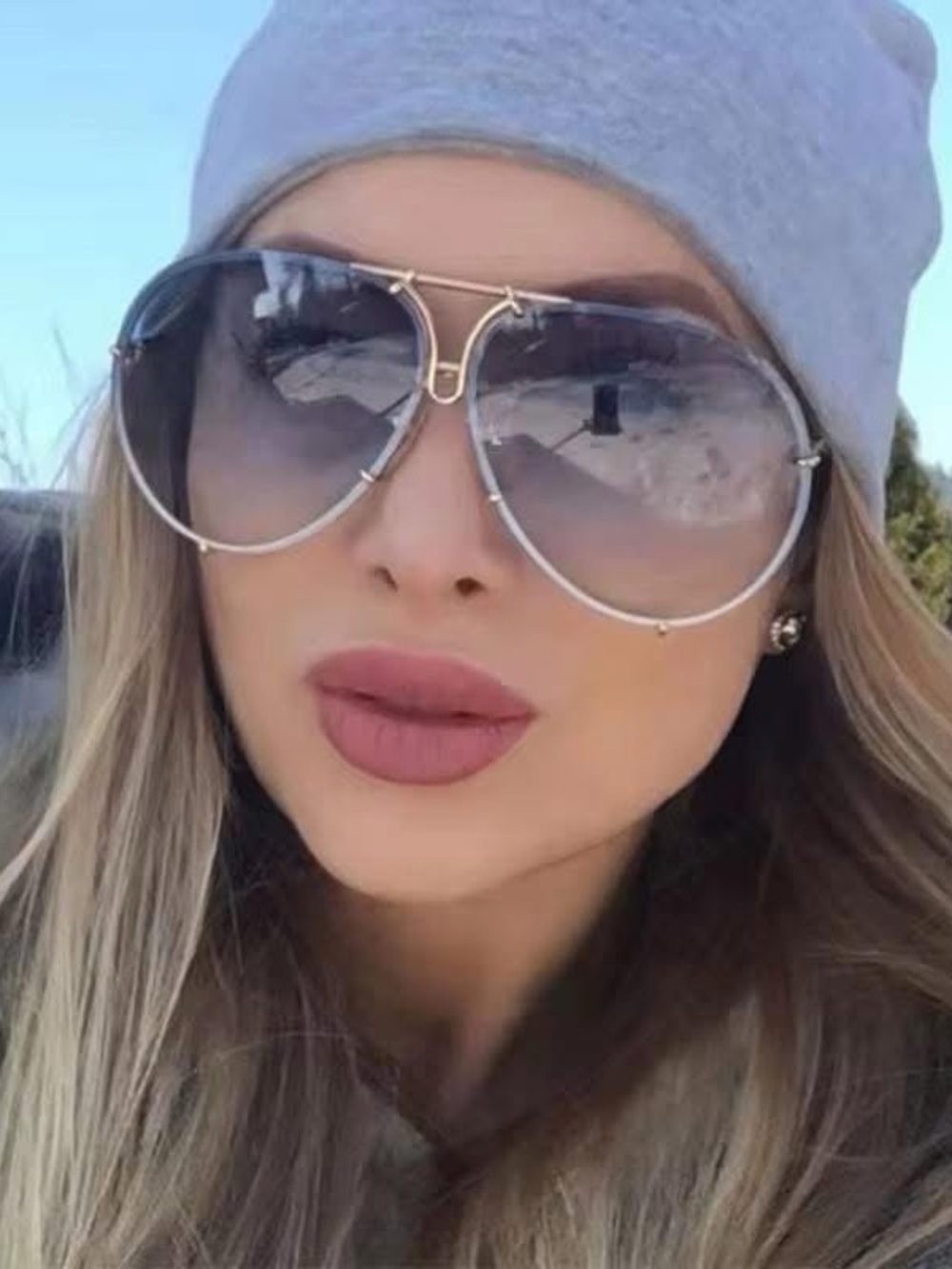 Women's Aviator Sunglasses with Silver Frame and Gray Gradient Lenses